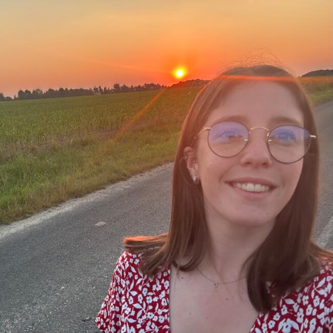 Babysitter in Étaimpuis: Elise