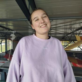 Babysitter in Croix: Coralie