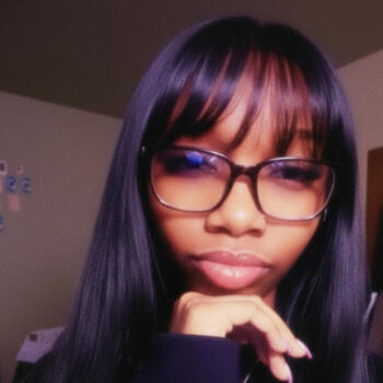 Nanny in Brooklyn: Mani