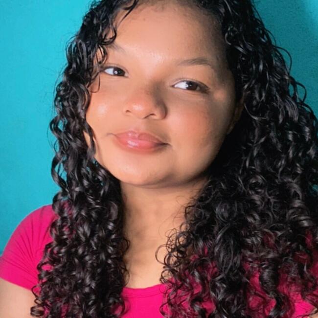 Babysitter in Araguaína: Yasmim