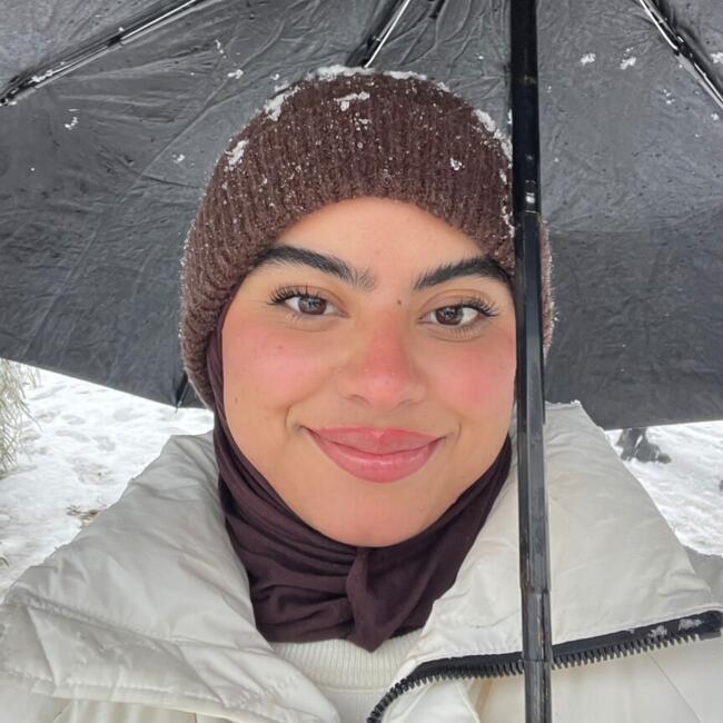 Babysitter in Tangier: Farah