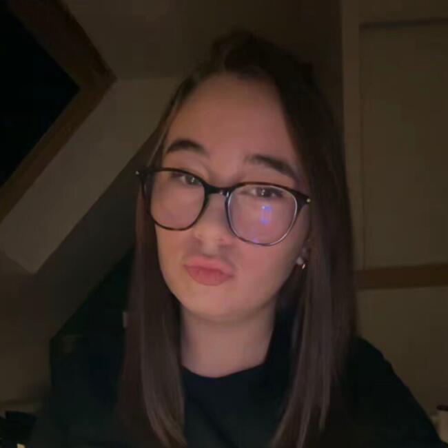 Babysitter in Pabu: Lucie