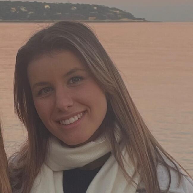 Babysitter in La Londe-les-Maures: Illana