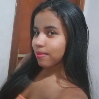 Babysitter in Santa Gertrudes: Camila