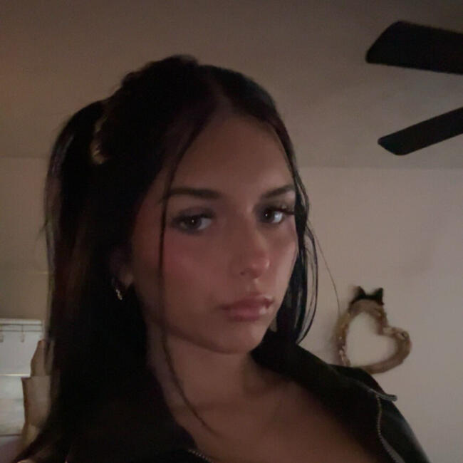 Babysitter in Clyde: Cassie