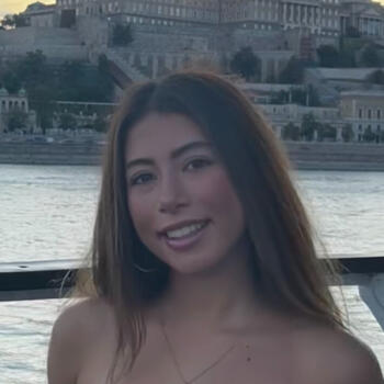 Babysitter in Melbourne: Julia