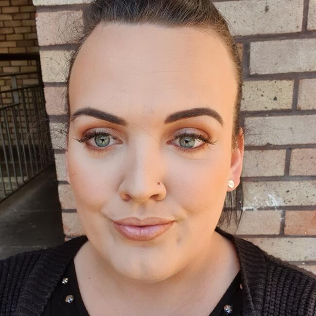 Babysitter in Mitcham: Lena