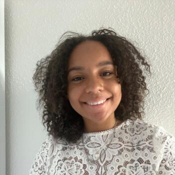 Babysitter in Aucamville: Erine