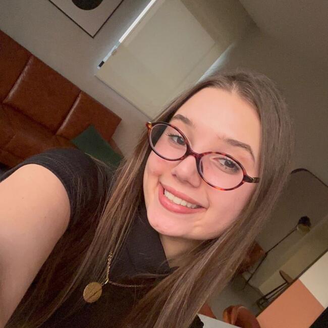 Babysitter in Joinville: Pietra schroeder