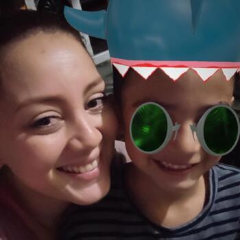 Babysitter in Castelldefels: Falon jullissa