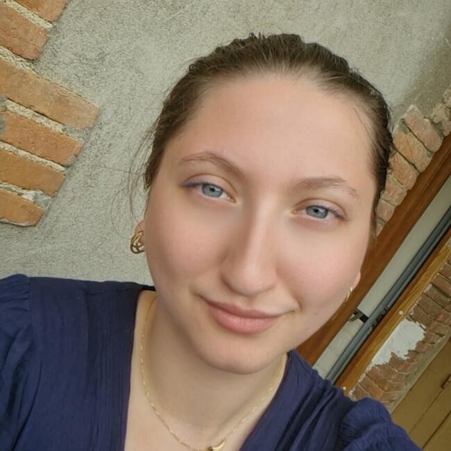 Babysitter in Châtel-Guyon: Téa