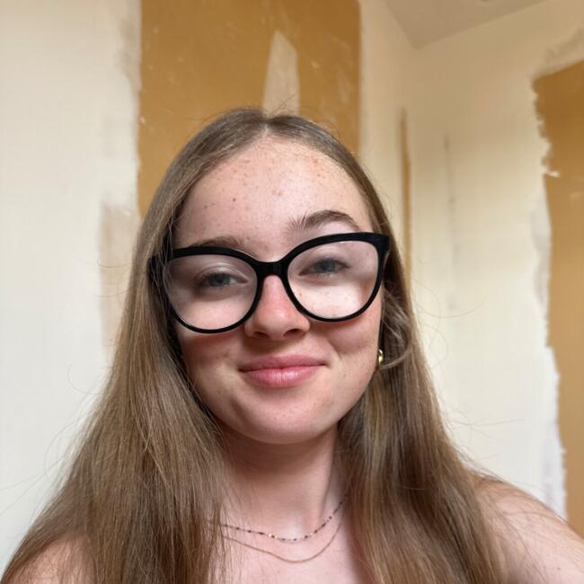 Babysitter in Redon: Emma