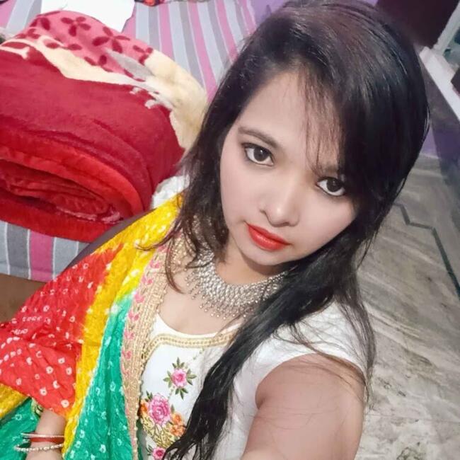 Babysitting job in Ghaziabad: Anita