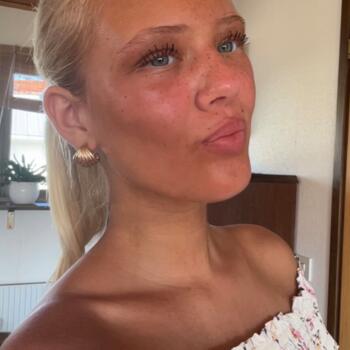 Babysitter in Erding: Lova