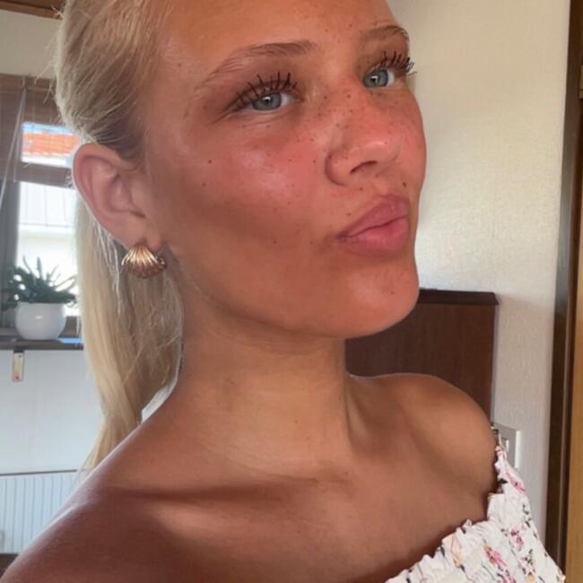 Babysitter in Erding: Lova