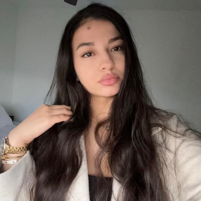 Babysitter in Alicante: Samira