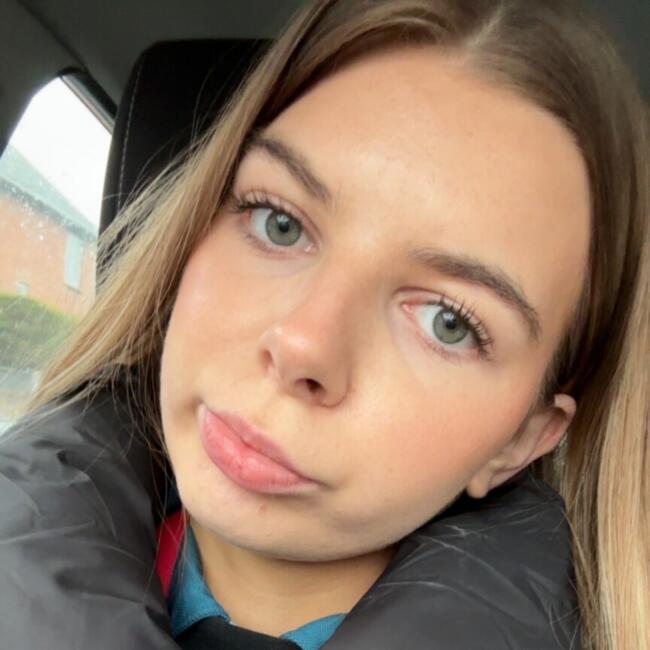 Babysitter in Rotherham: Hollie
