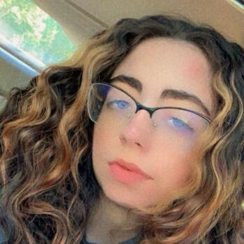 Babysitter in Pittsburgh: Amber