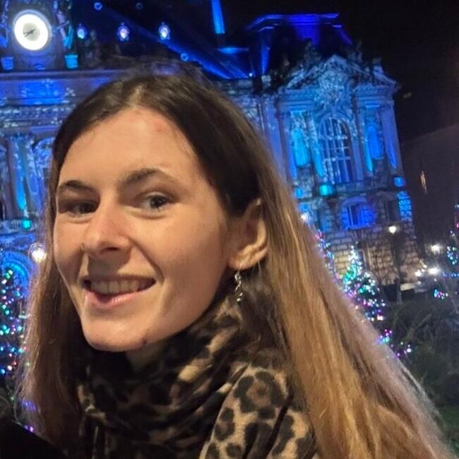 Babysitter in La Chartre-sur-le-Loir: Manon