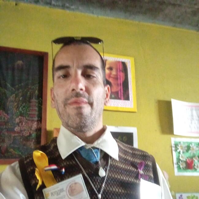 Babysitter in Montevideo: Richard j sosa muniz