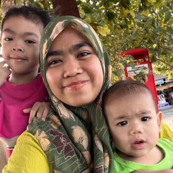 Kerja pengasuh di Kampung Baharu Nilai: kerja pengasuh Nabila