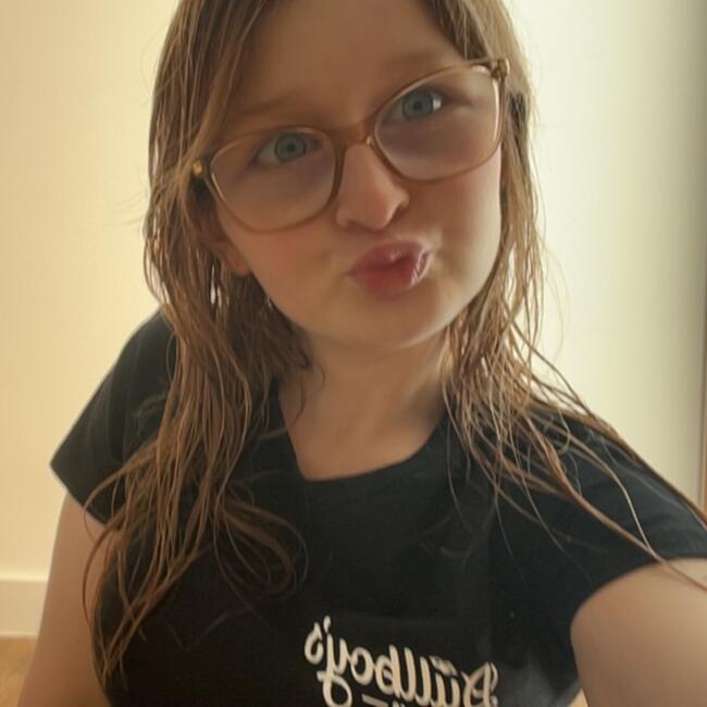 Babysitter in Heddon Greta: Trieanna