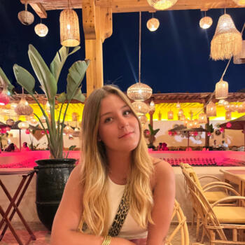 Babysitter in Capbreton: Laura