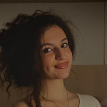 Babysitter in Marseille: Yasmina