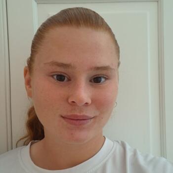 Babysitter in Aiffres: Chloé