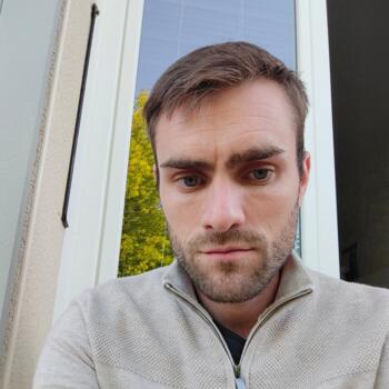 Job de garde d'enfants à Paron: job de garde d'enfants Guilhem