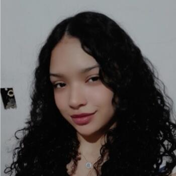 Babysitter in Uberlândia: Sarah