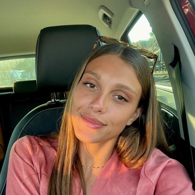 Babysitter in Rodez: Eva