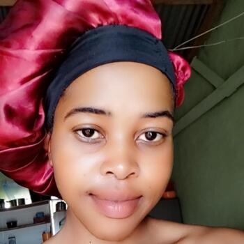 Babysitting job in Soweto: babysitting job Zingiswa