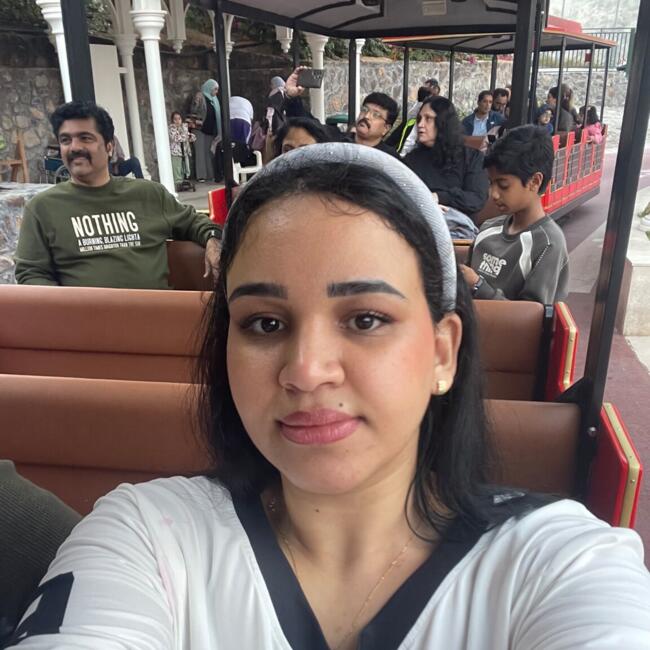 وظيفة جليسة أطفال في دبي: Khadija