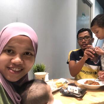 Kerja pengasuh di Dengkil: kerja pengasuh Izaty