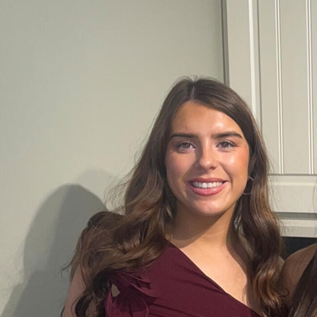 Babysitter in Midleton: Ella