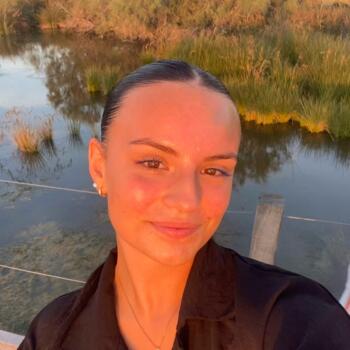 Babysitter in Valergues: Eryn