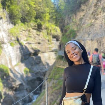 Babysitter Gryon: Joana