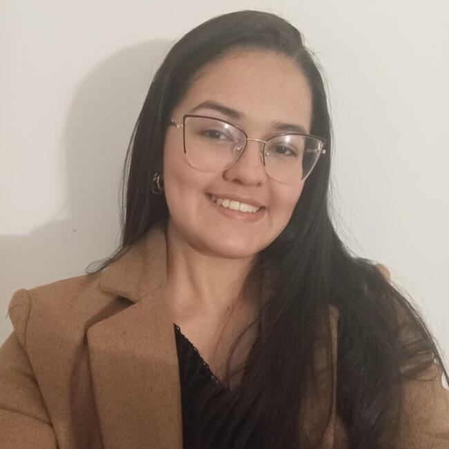 Babysitter in Casais (Distrito de Santarém): Simone