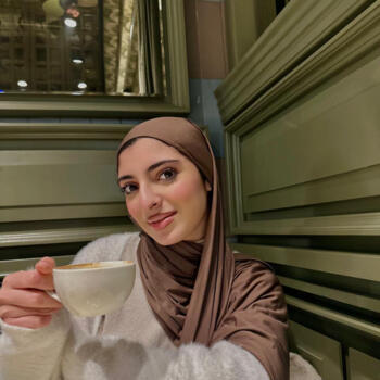 Babysitter in Istanbul: Sana