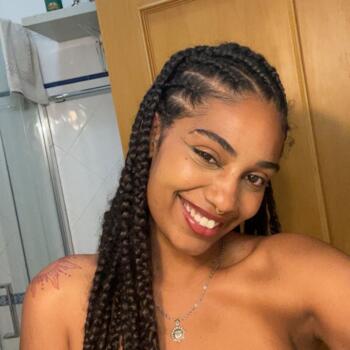 Babysitter in Camarate: Náyatt Daud