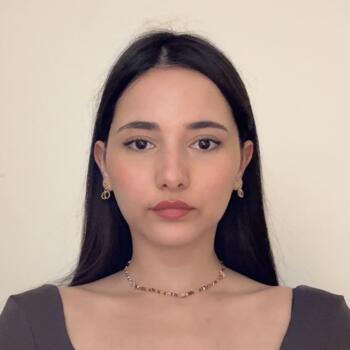 Babysitter in Levallois-Perret: Farah