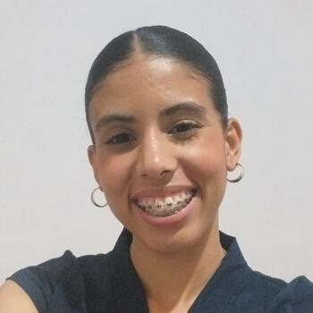Babysitter in Contagem: Sara