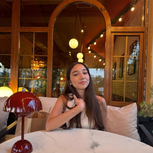 Babysitter in Rome: Alika