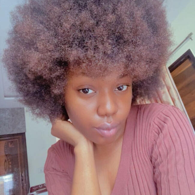 दिल्ली में बेबीसिटर: Hilda