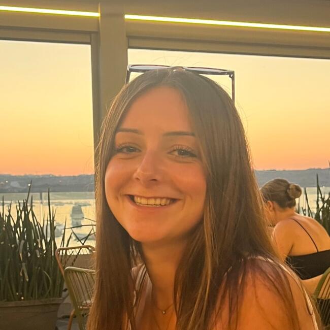 Babysitter in Vertou: Enza