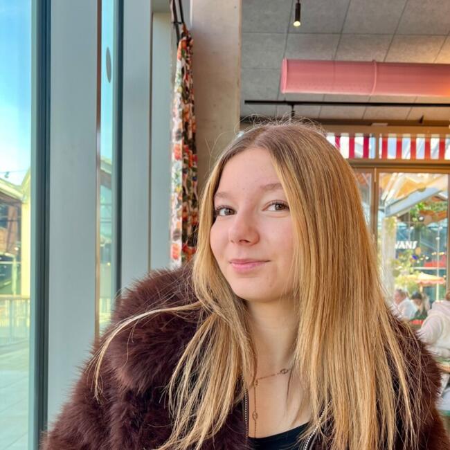 Baby-sitter à Champ-sur-Drac: Eve