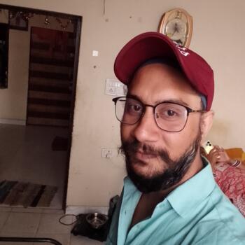 Babysitter New Delhi: KOMAL