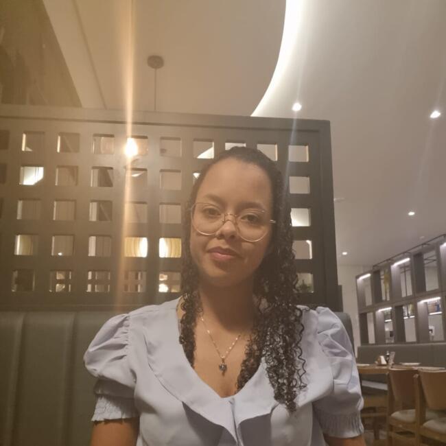 Babysitter in Elias Fausto: Melanie