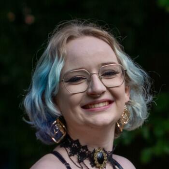 Babysitter in Oost West en Middelbeers: Vera